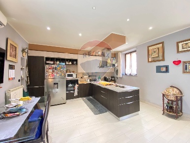 Foto Appartamento in Via A. Da Gussano, Rescaldina di 75 m² con 2 locali