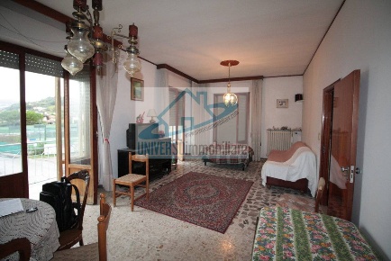 Foto Appartamento in VIA GAETANO DONIZETTI, Altidona di 154 m² con 6 locali