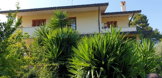 Foto Villa singola in contrada vibrata, Colonnella di 350 m² con 7 locali
