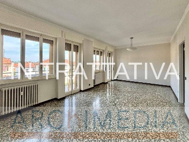 Foto Appartamento in Via Dei Mille, Varese di 85 m² con 3 locali in vendita