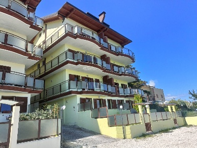 Foto Appartamento in Via Fonte Ottone, Colonnella di 97 m² con 3 locali
