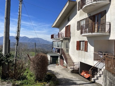Foto Appartamento in C/da Guarini, Montefalcione di 115 m² con 3 locali
