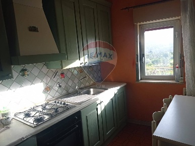 Foto Appartamento in via ugo la malfa, Gaggi di 85 m² con 5 locali