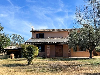 Foto Villa singola a Pitigliano di 160 m² con 6 locali in vendita
