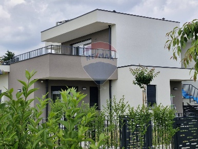 Foto Appartamento in via Alcide de Gasperi, Suisio di 120 m² con 4 locali