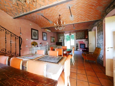 Foto Villa bifamiliare in Via Nuova, Prignano sulla Secchia di 360 m²