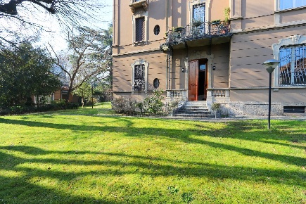 Foto Appartamento in Via Frisi, Monza di 161 m² con 4 locali in affitto