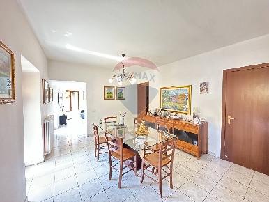 Foto Appartamento in Via del Quartiere, Marchirolo in vendita