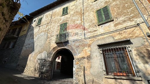 Foto Appartamento in Via Manzoni, Marchirolo in vendita