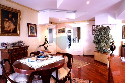 Foto Appartamento in Via Petrarca, Caserta di 164 m² con 4 locali