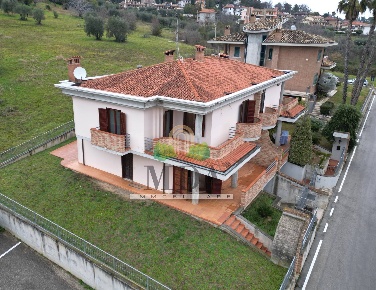 Foto Villa a schiera in via Spontini, Colli del Tronto di 234 m² in vendita