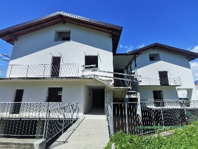 Foto Villa bifamiliare in via circonvallazione, Pavone Canavese di 480 m²