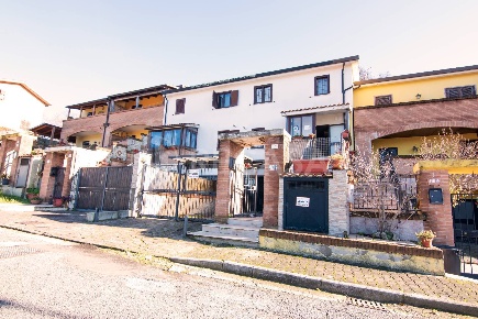 Foto Villa a schiera in via Colle del Noce, Pratola Serra di 180 m²