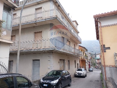 Foto Appartamento in via cappuccini, Francavilla di Sicilia di 140 m²
