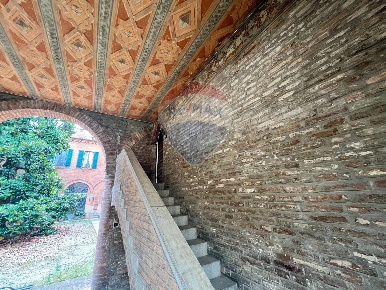 Foto Appartamento in Via Cisterna Del Follo, Ferrara di 118 m² con 5 locali