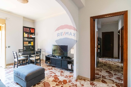 Foto Appartamento in Via Petrella, Catania di 101 m² con 4 locali