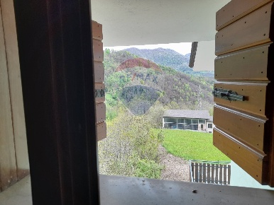 Foto Appartamento in Via Fecchiera, Valli del Pasubio di 95 m² con 4 locali