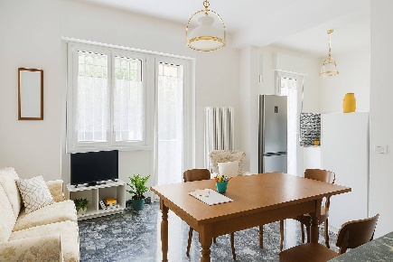 Foto Appartamento in Via Augusto Romagnoli, Bologna di 100 m² con 6 locali