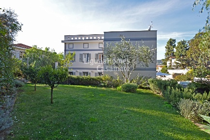Foto Villa singola in via  della Noria, Ospedaletti di 310 m² con 10 locali