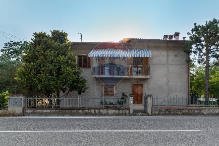 Foto Villa bifamiliare in Via Torrette, Maiolati Spontini di 216 m²
