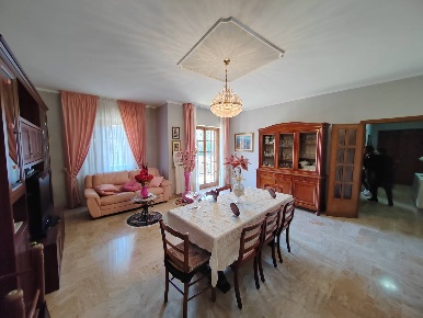 Foto Appartamento in Via Beata Maria De Mattias, Maenza di 140 m²