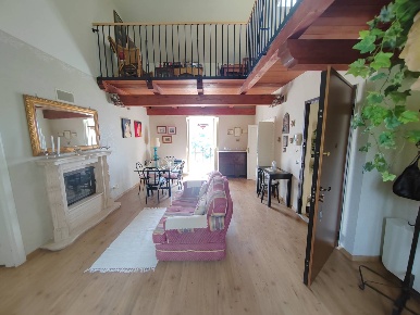 Foto Appartamento in Viale Della Repubblica, Maenza di 190 m² con 13 locali