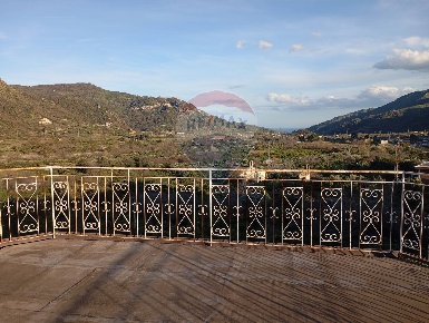 Foto Appartamento in via oberdan, Francavilla di Sicilia di 150 m²