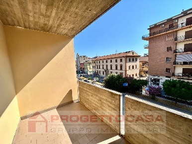 Foto Appartamento in Via Arturo Toscanini, Grottammare Centro di 100 m²