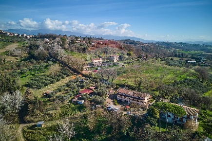 Foto Villa singola in Via Cupa, Forano di 500 m² con 15 locali in vendita