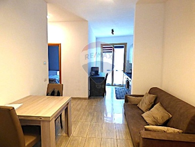 Foto Appartamento in Via Mario Davi, Travedona-Monate di 80 m² con 2 locali