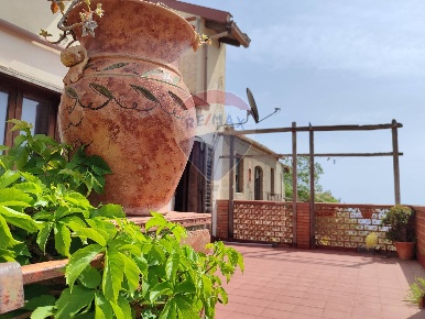 Foto Villa singola in Contrada Budicari, Nizza di Sicilia di 200 m²