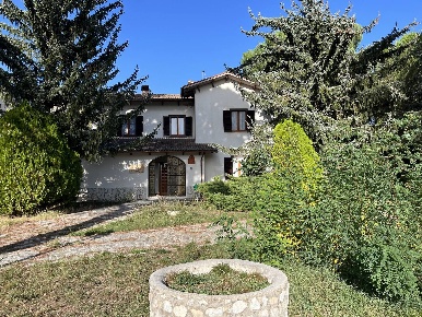 Foto Villa singola in Cascia-Colmotino, Cascia di 300 m² con 11 locali