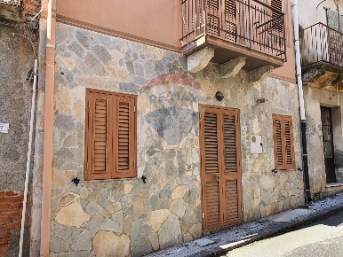 Foto Appartamento in VIA VENEZIA, Furci Siculo di 66 m² con 3 locali