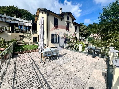 Foto Appartamento in Via Imborgnana, Cuasso al Monte di 85 m² con 3 locali