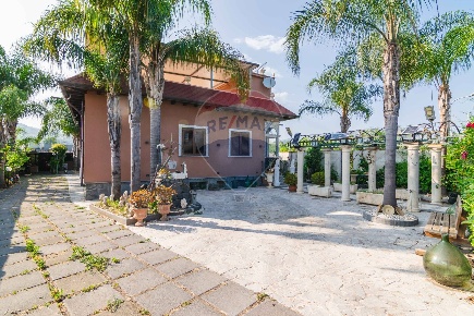 Foto Villa singola in via pegno quaderaro, Calatabiano di 200 m² in vendita
