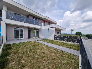 Foto Villa unifamiliare in VIA ALCIDE DE GASPERI, Suisio di 135 m²
