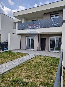 Foto Villa unifamiliare in VIA ALCIDE DE GASPERI, Suisio di 135 m²