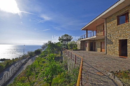 Foto Villa singola in strada termini, Ospedaletti di 151 m² con 7 locali