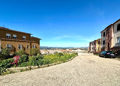Foto Appartamento in piazza Monti Alcu, Calangianus di 100 m² con 4 locali