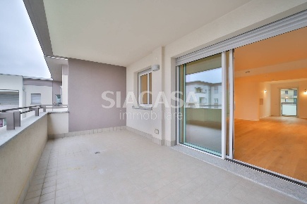 Foto Appartamento in Piazza donne della resistena, Brugherio di 174 m²