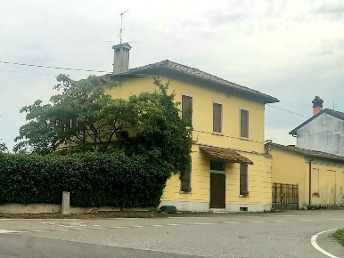 Foto Villa unifamiliare a Chignolo Po di 180 m² con 6 locali in vendita
