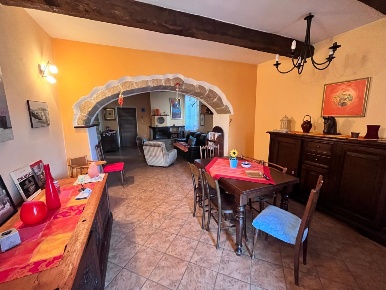 Foto Appartamento a Sorano di 196 m² con 7 locali in vendita