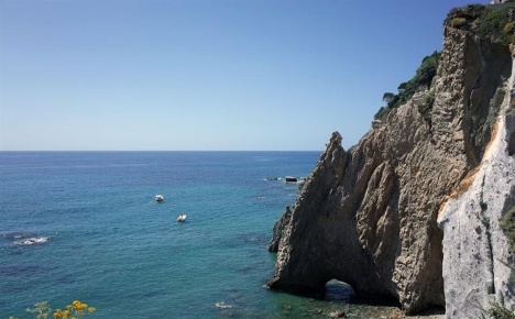 Foto Villa unifamiliare in Via Dante Alighieri, Ponza di 260 m² in vendita