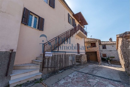 Foto Appartamento in Località Mezzanelli 28, Massa Martana di 130 m²
