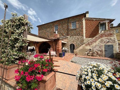Foto Appartamento a Marciano della Chiana di 600 m² con 18 locali