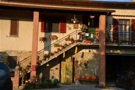 Foto Appartamento a Lucignano di 250 m² con 8 locali in vendita