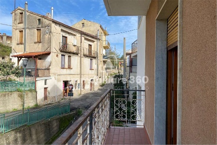 Foto Appartamento in Via Pozzo, Rovito di 188 m² con 10 locali in vendita
