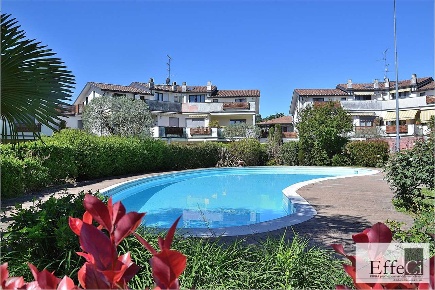 Foto Appartamento in Via Diaz 10, Brebbia di 90 m² con 4 locali in vendita