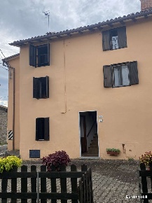 Foto Appartamento in La Villa, Neviano degli Arduini di 125 m² con 7 locali