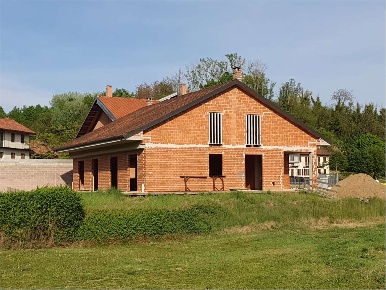 Foto Villa bifamiliare a Castelnuovo Don Bosco di 300 m² con 7 locali